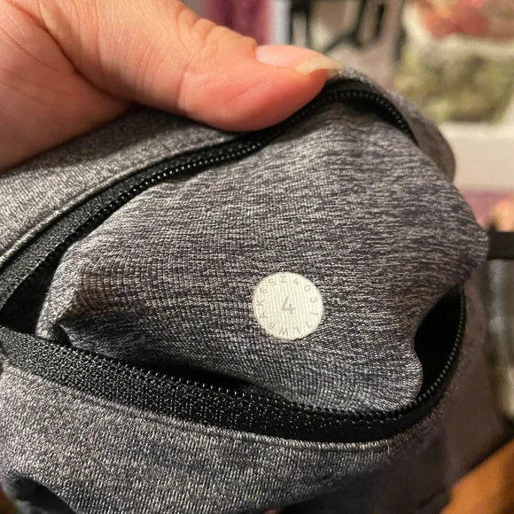 LULULEMON SPEED UP CROP 21” HEATHERED BLACK - Picture 3 of 5